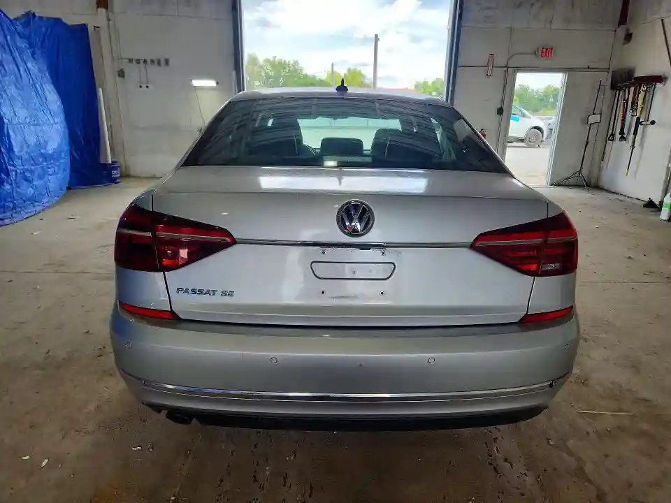1VWBA7A33JC044501 2018 VOLKSWAGEN PASSAT-5