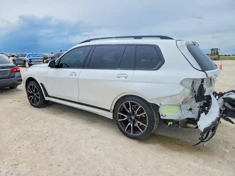 5UX23EM06P9P83739 2023 BMW X7-1