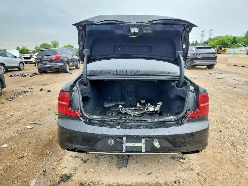 YV1A22MK4H1012321 2017 VOLVO S90-5
