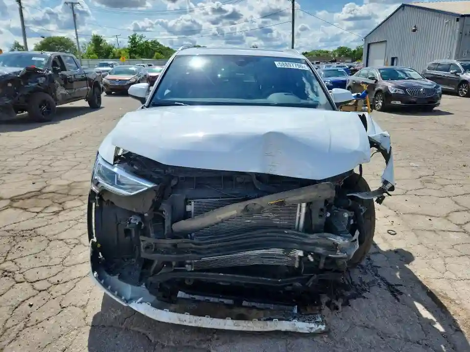 WA1DECF39R1208952 2024 AUDI Q3-4