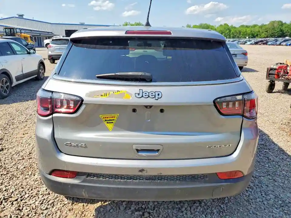 3C4NJDAB3NT172351 2022 JEEP COMPASS-5