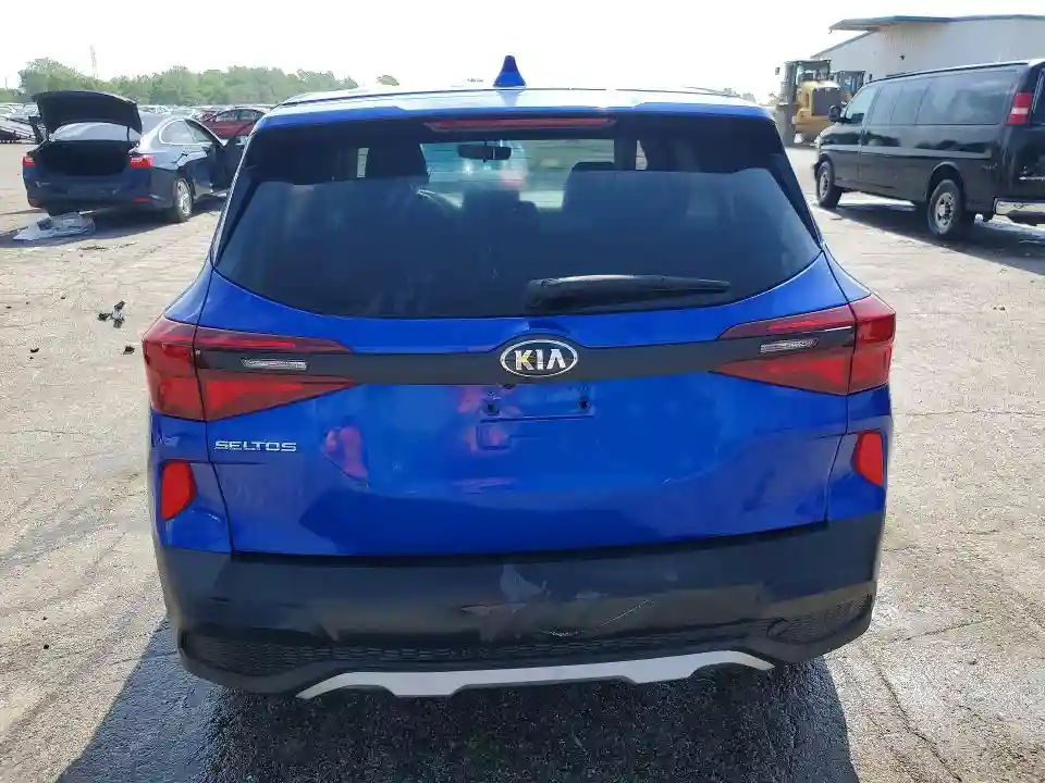 KNDEPCAA4M7047992 2021 KIA SELTOS-5