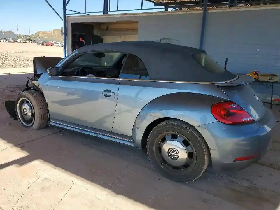 3VW517AT9GM821249 2016 VOLKSWAGEN BEETLE-1