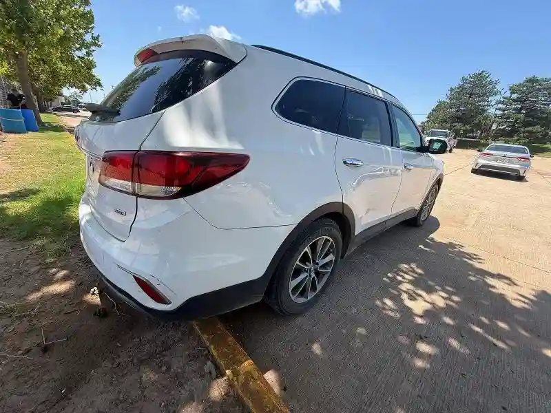 KM8SMDHF2HU219426 2017 HYUNDAI SANTA FE-3