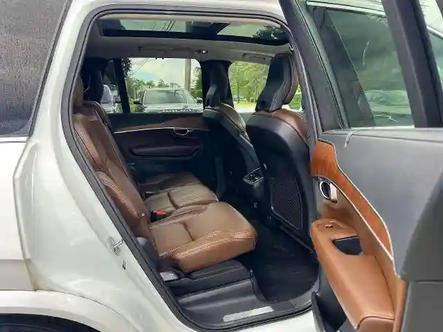 YV4A22PL0K1499418 2019 VOLVO XC90-5