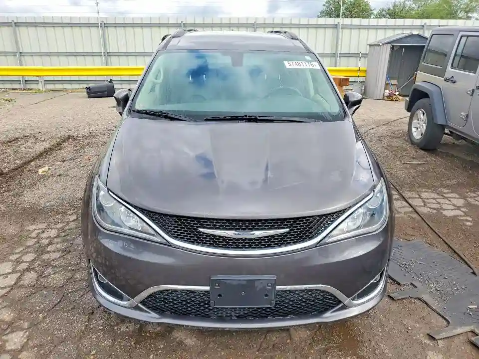 2C4RC1BG8HR816261 2017 CHRYSLER PACIFICA-4