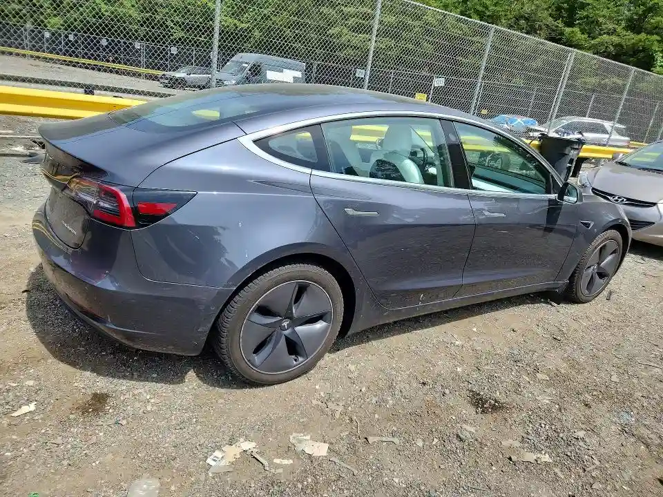 5YJ3E1EB8JF170205 2018 TESLA MODEL 3-2