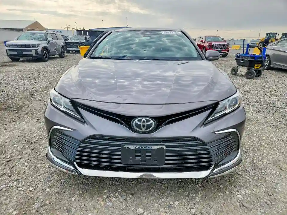 4T1C11AK7MU601898 2021 TOYOTA CAMRY-4