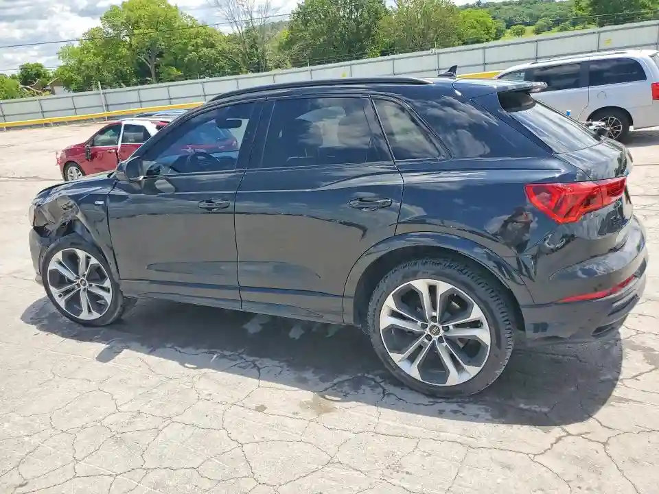 WA1DECF31M1156127 2021 AUDI Q3-1