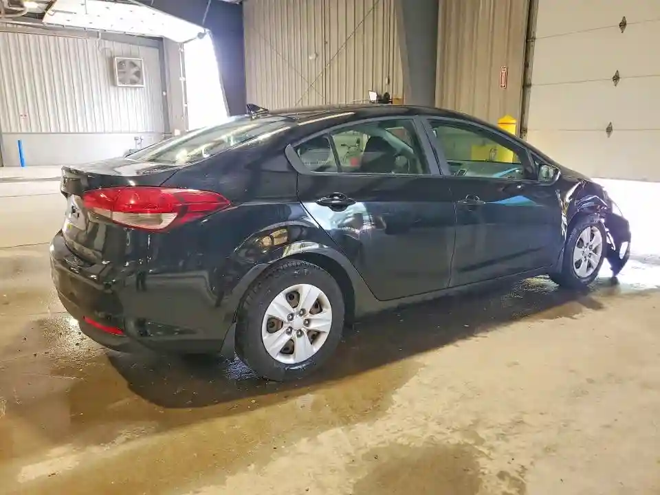 3KPFK4A77JE212619 2018 KIA FORTE-2