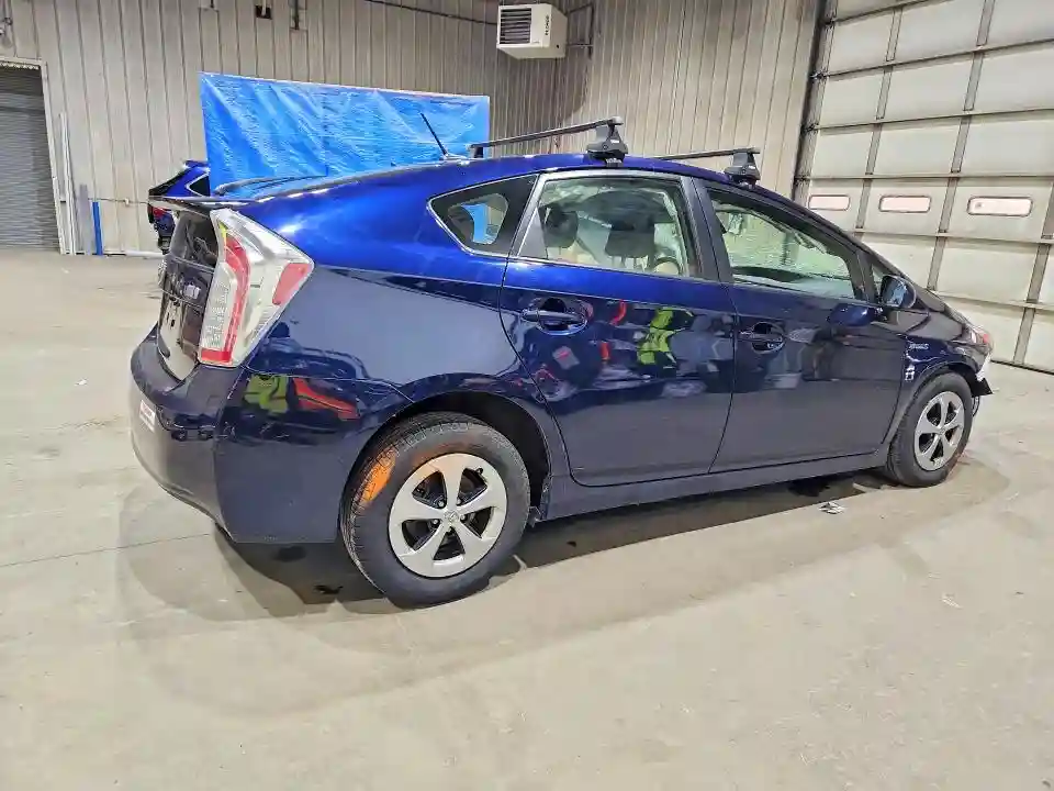 JTDKN3DU8F0428402 2015 TOYOTA PRIUS-2