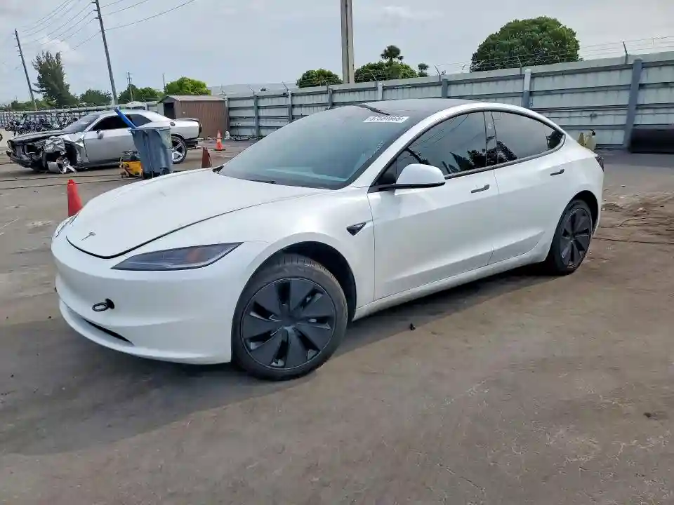5YJ3E1EA5TF154778 2026 TESLA MODEL 3-0