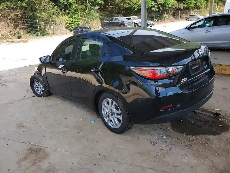 3MYDLBYV6JY306102 2018 TOYOTA YARIS-1
