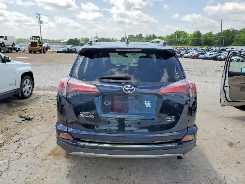 JTMRFREVXJD233781 2018 TOYOTA RAV4-5