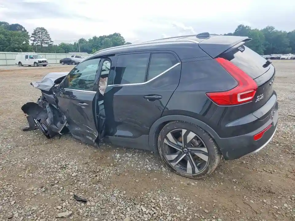 YV4L12UA4P2109601 2023 VOLVO XC40-1