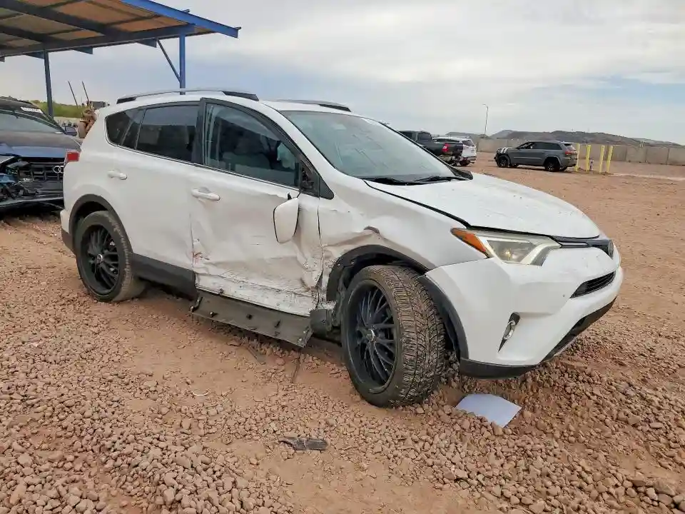 JTMWFREV3JJ160743 2018 TOYOTA RAV4-3