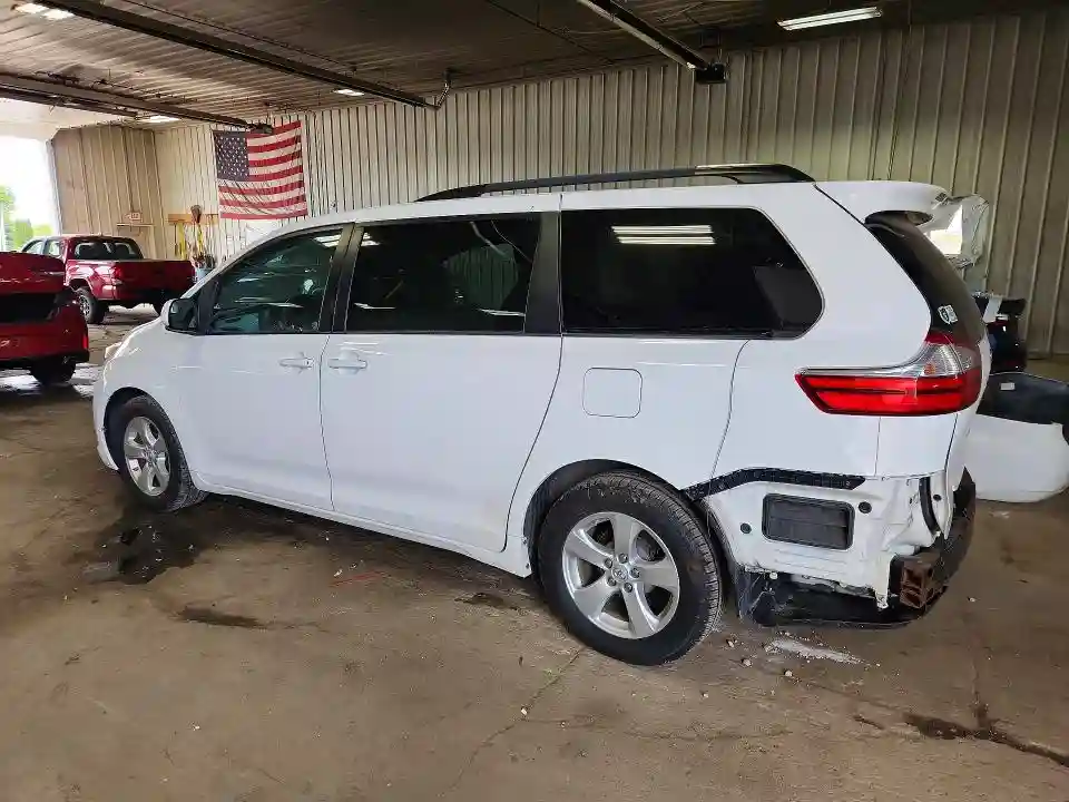 5TDKZ3DC5HS802993 2017 TOYOTA SIENNA-1