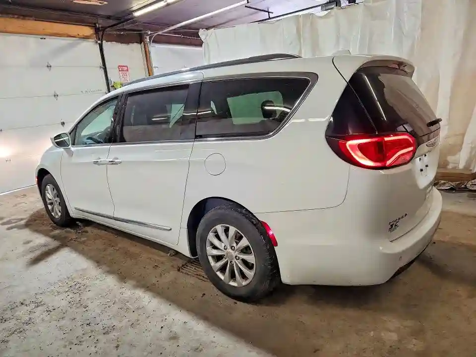 2C4RC1BG7JR149379 2018 CHRYSLER PACIFICA-1