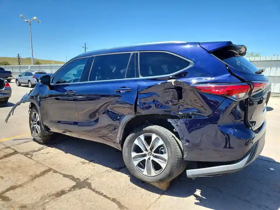 5TDHZRBH3MS108230 2021 TOYOTA HIGHLANDER-1
