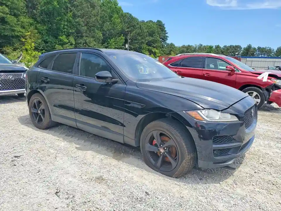 SADCJ2BN3HA097218 2017 JAGUAR F-PACE-3