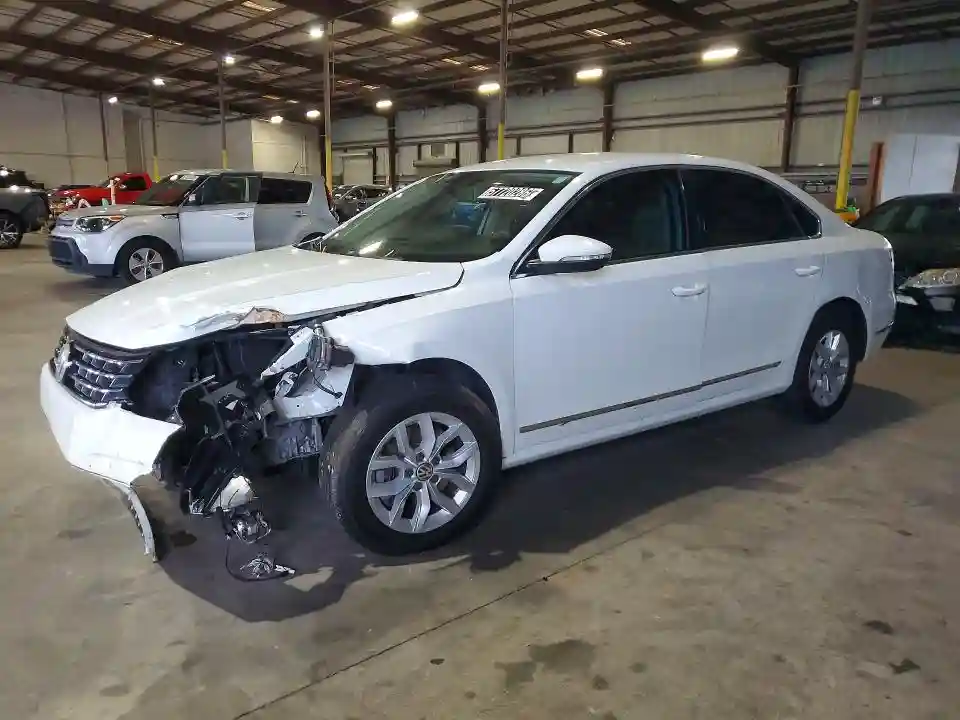 1VWAT7A37HC025403 2017 VOLKSWAGEN PASSAT-0