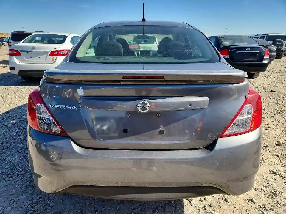 3N1CN7AP2JL854367 2018 NISSAN VERSA-5