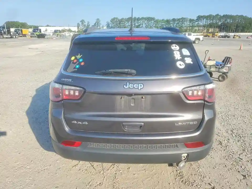 3C4NJDCB5JT104706 2018 JEEP COMPASS LI-5