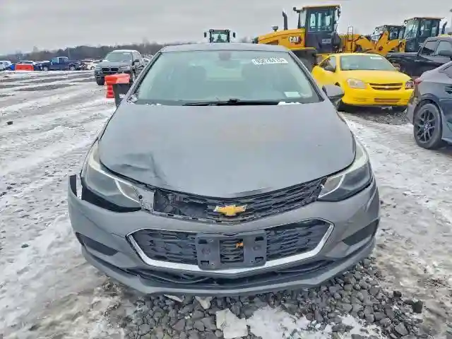 1G1BE5SM4J7142571 2018 CHEVROLET CRUZE-4