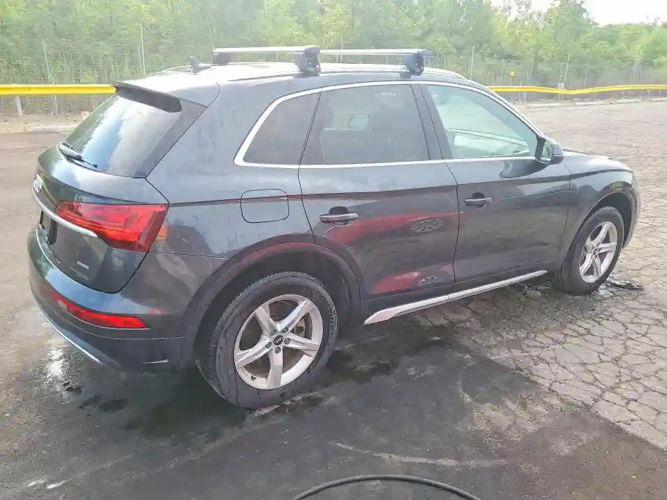 WA1AAAFY7M2093883 2021 AUDI Q5-2