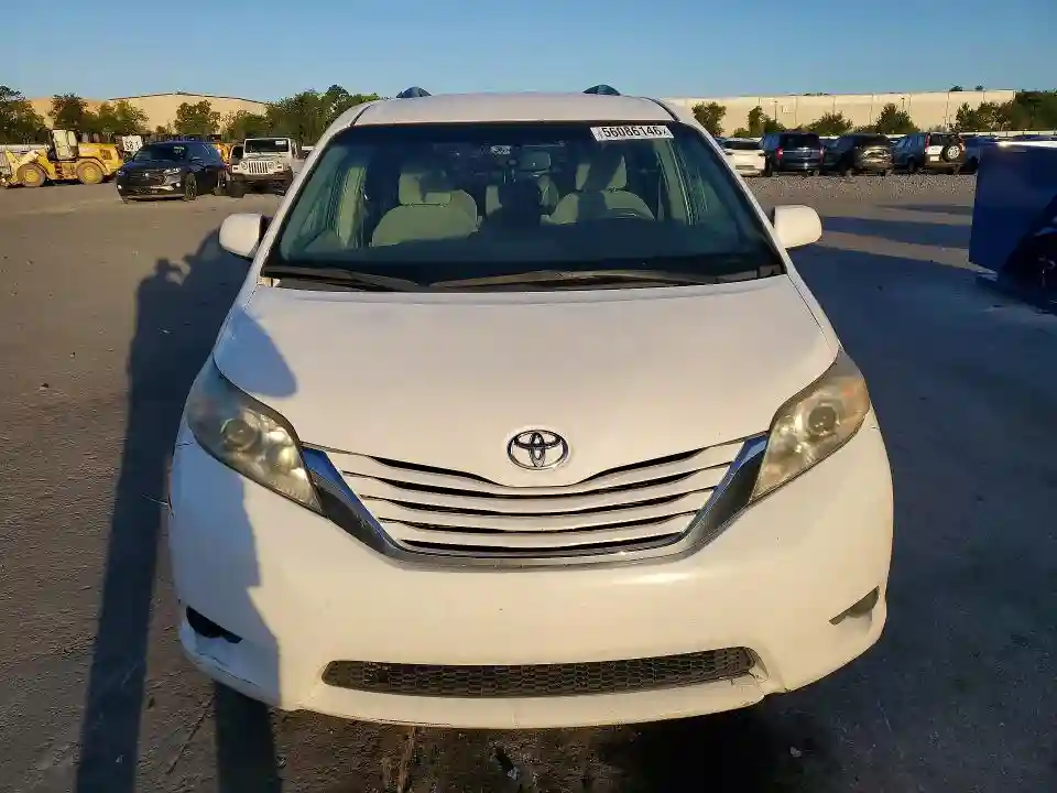5TDKK3DC3FS611879 2015 TOYOTA SIENNA-4