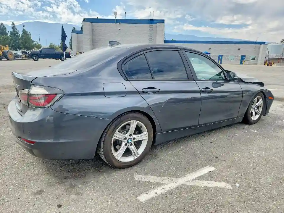 WBA3C1G51FNR50050 2015 BMW 3 SERIES-2