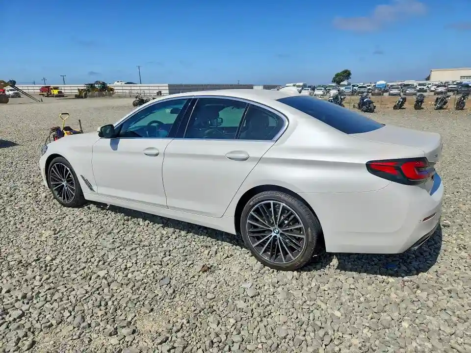 WBA13BJ01NCJ35416 2022 BMW 5 SERIES-1