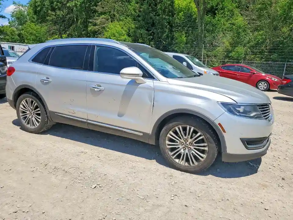2LMTJ8LR2GBL39676 2016 LINCOLN MKX-3