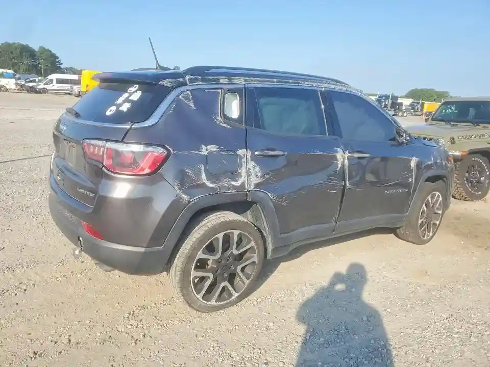 3C4NJDCB5JT104706 2018 JEEP COMPASS LI-2