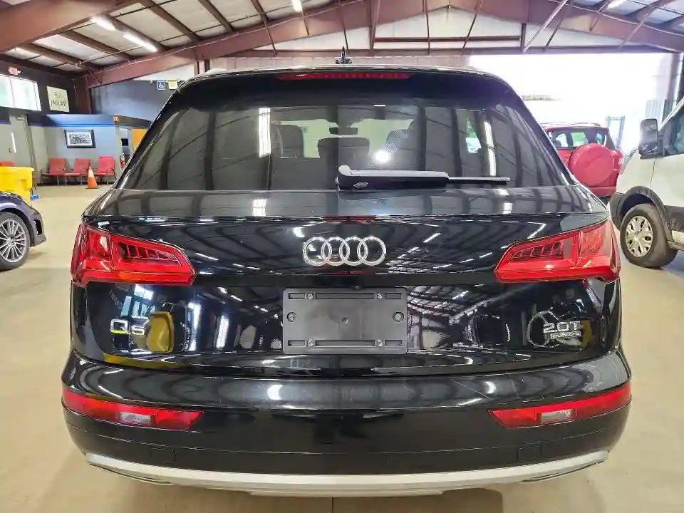 WA1ANAFY1J2133617 2018 AUDI Q5-5