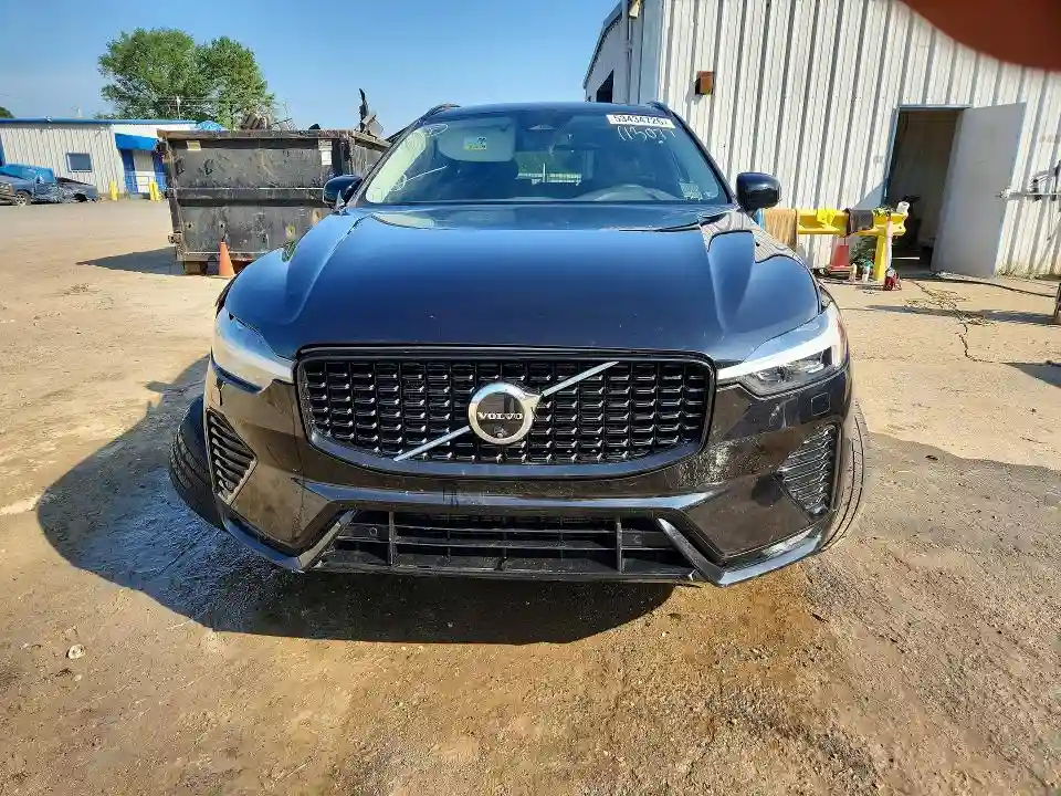 YV4M12RC4S1113077 2025 VOLVO XC60-4