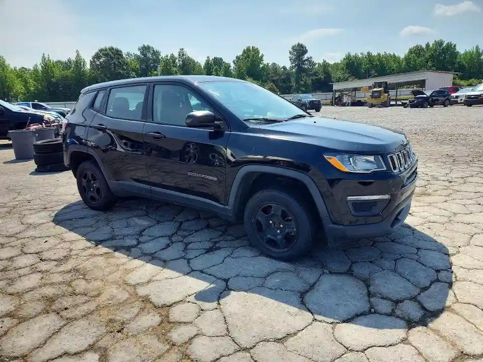 3C4NJDAB8JT100457 2018 JEEP COMPASS-3