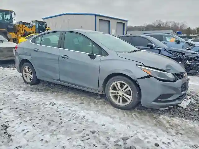 1G1BE5SM4J7142571 2018 CHEVROLET CRUZE-3
