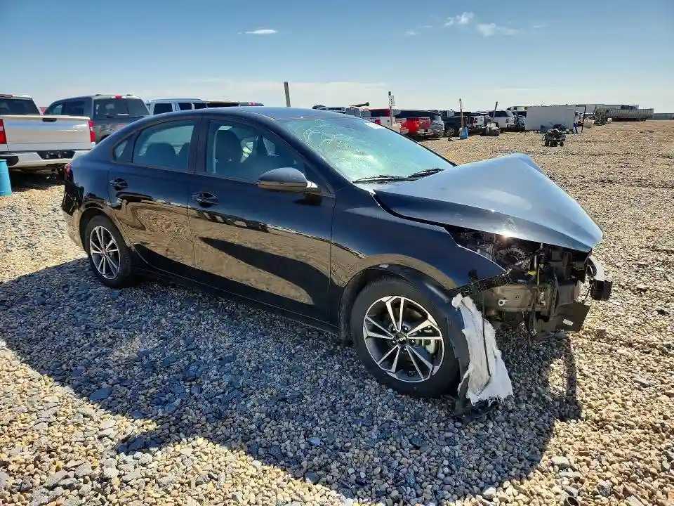 3KPF24AD5PE642759 2023 KIA FORTE LXS-3
