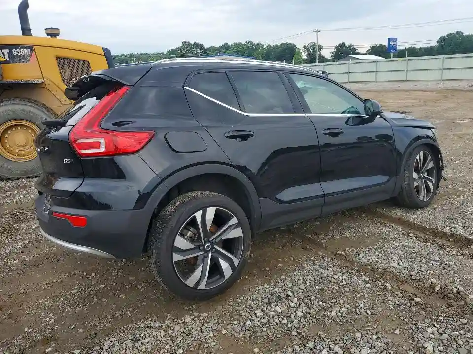 YV4L12UA4P2109601 2023 VOLVO XC40-2