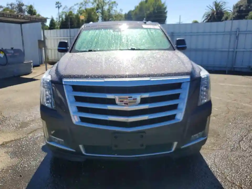 1GYS3BKJ4HR187844 2017 CADILLAC ESCALADE-4