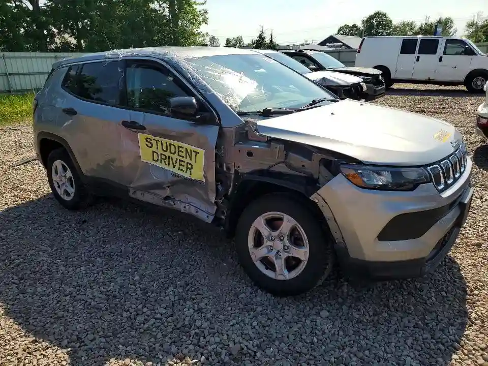 3C4NJDAB3NT172351 2022 JEEP COMPASS-3