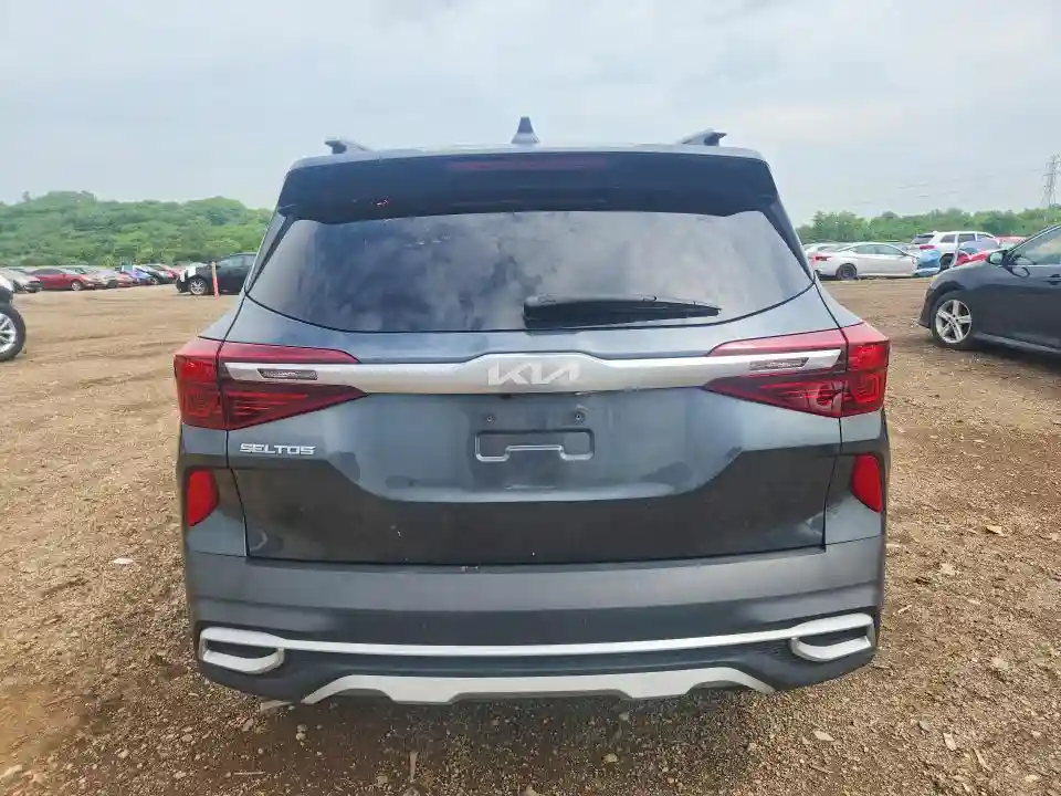 KNDEUCAAXP7459444 2023 KIA SELTOS-5