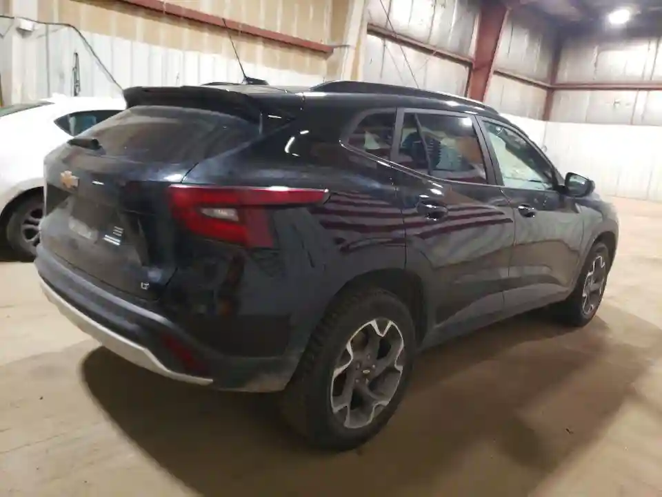 KL77LHE24RC092012 2024 CHEVROLET TRAX-2