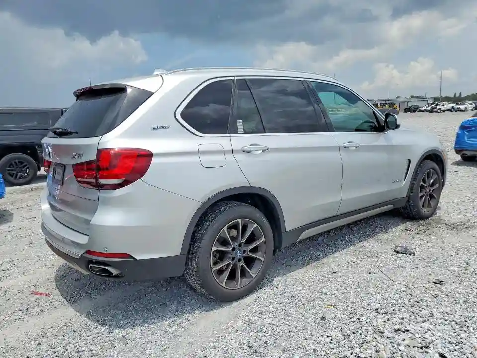 5UXKT0C55J0V99873 2018 BMW X5-2