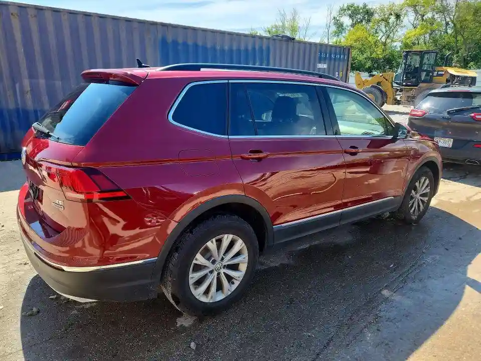 3VV2B7AX7JM148900 2018 VOLKSWAGEN TIGUAN-2