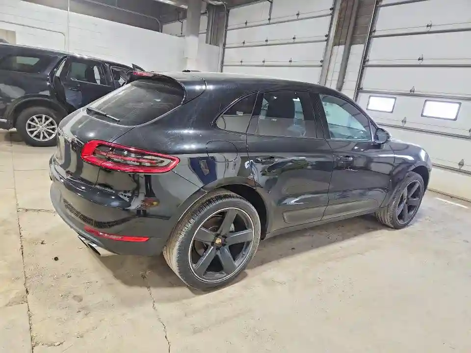 WP1AB2A51GLB46631 2016 PORSCHE MACAN-2