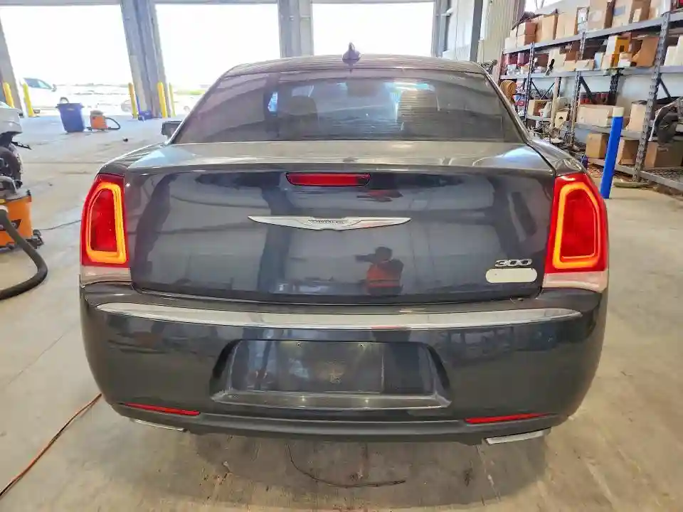 2C3CCAAGXFH881899 2015 CHRYSLER 300-5