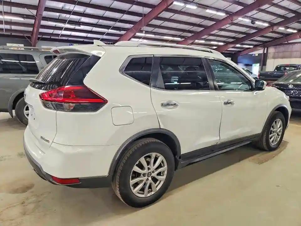 KNMAT2MV3JP531196 2018 NISSAN ROGUE-2