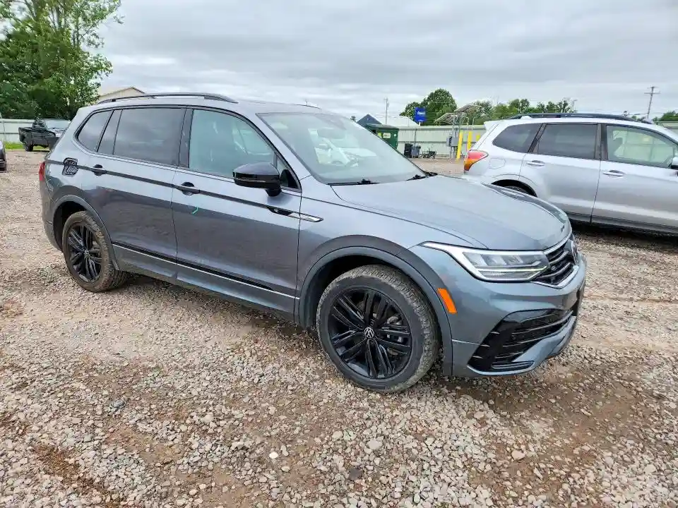 3VV8B7AX8NM126095 2022 VOLKSWAGEN TIGUAN-3